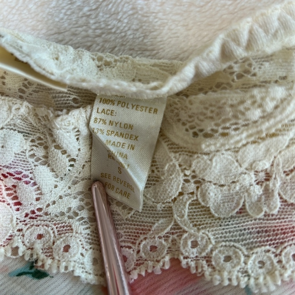Vintage Victoria’s Secret Gold Label Floral Lace High Cut Panty Size Small - Picture 3 of 8